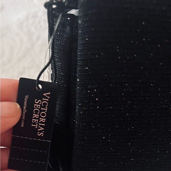 NWT VICTORIA’S SECRET CLUTCH WRISTLET
SPARKLY BLACK WITH BLING BOW - Picture 3 of 7